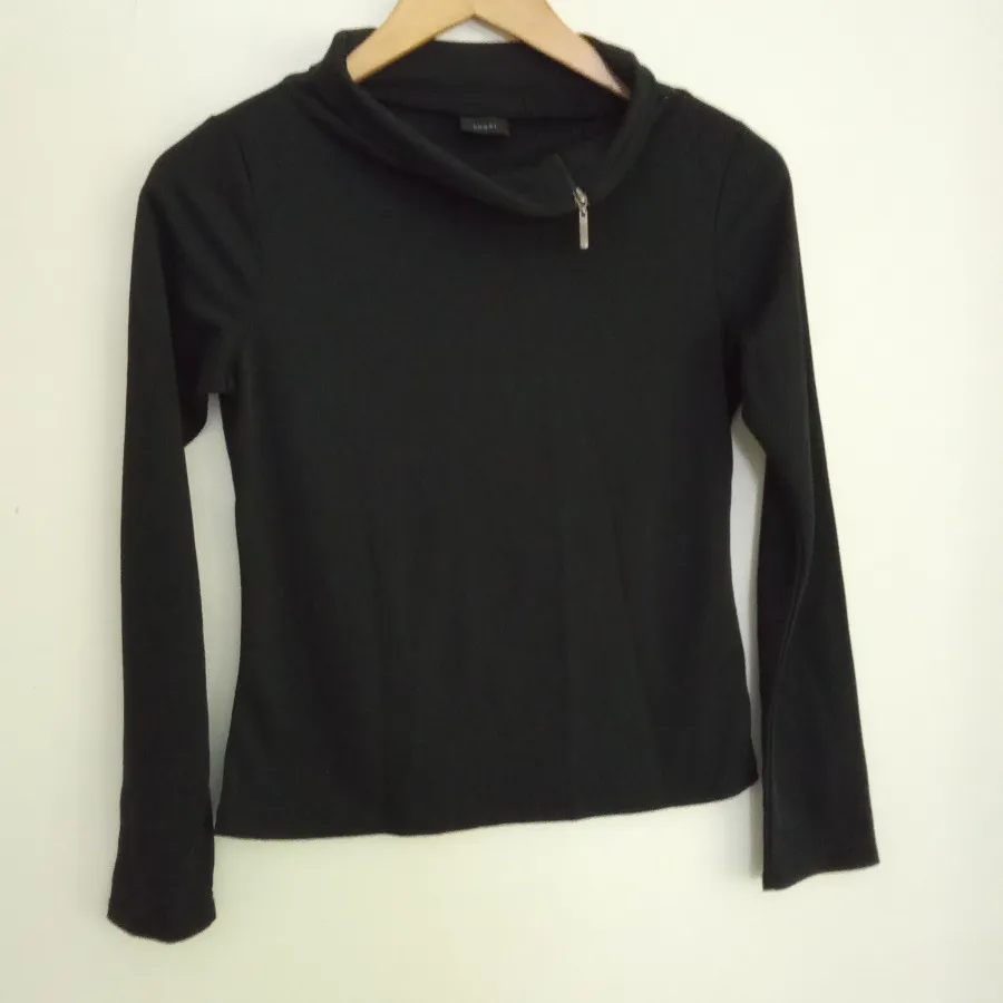 تیشرت و زیرسارافونی