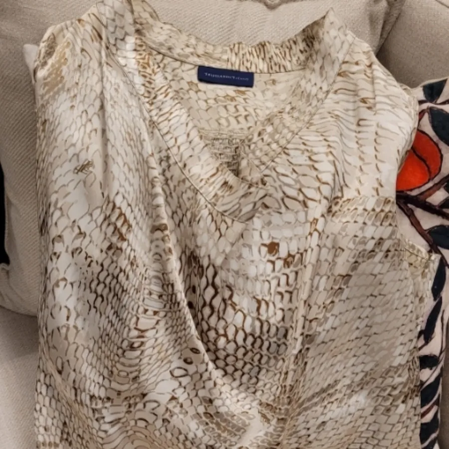 تاپ ابریشم برند trussardi