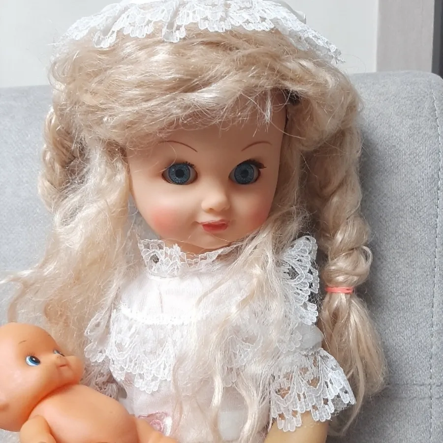 عروسک قدیمی