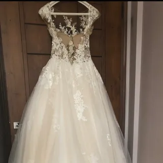 لباس عروس پرونویاس و تور