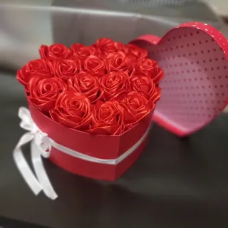 باکس 16 شاخه گل روبانی