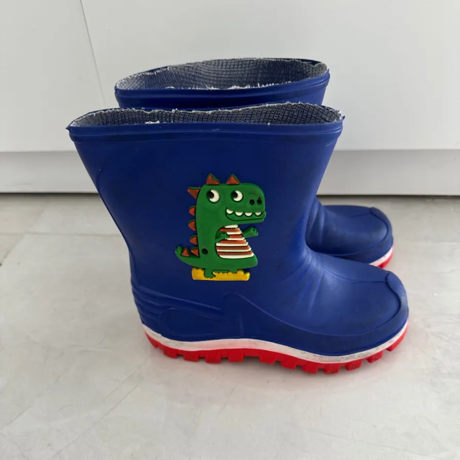 چکمه بچگانه