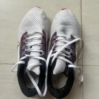 کفش سفید برند نایک