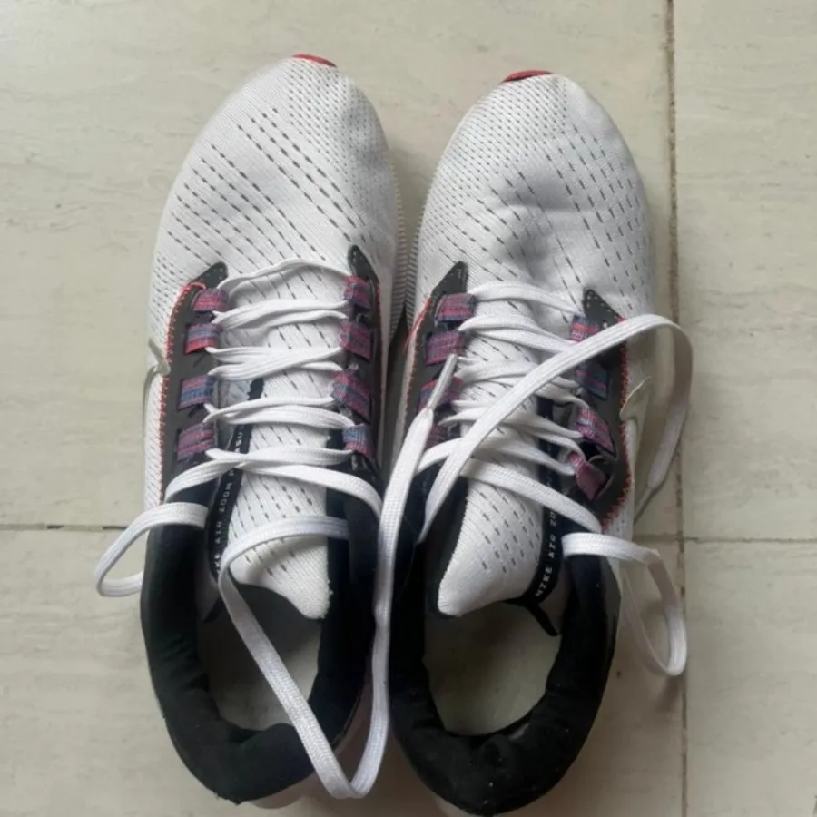 کفش سفید برند نایک