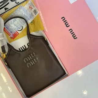 توت بگ MIU MIU