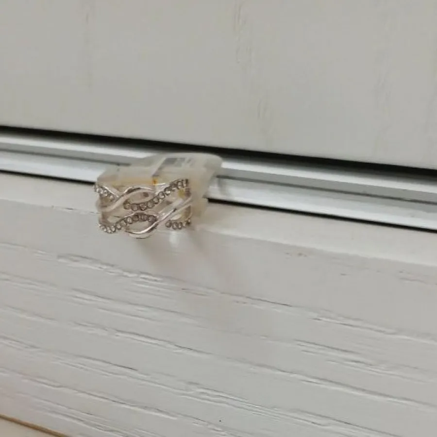 انگشتر جذاب و زیبا