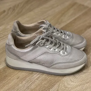 کتونی برشکا