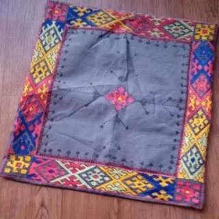 کاور کوسن سوزن دوزی