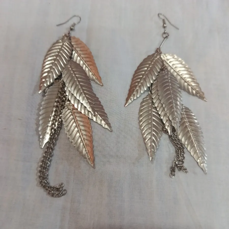 گوشواره برگ