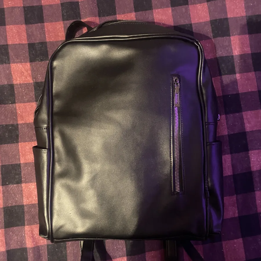 کوله مشکی چرم