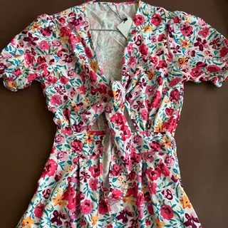 پیراهن گلدار جلوگره