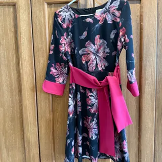 پیراهن آستین دار