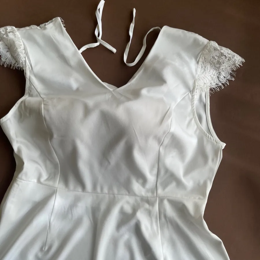 پیراهن مجلسی سفید پشت تور