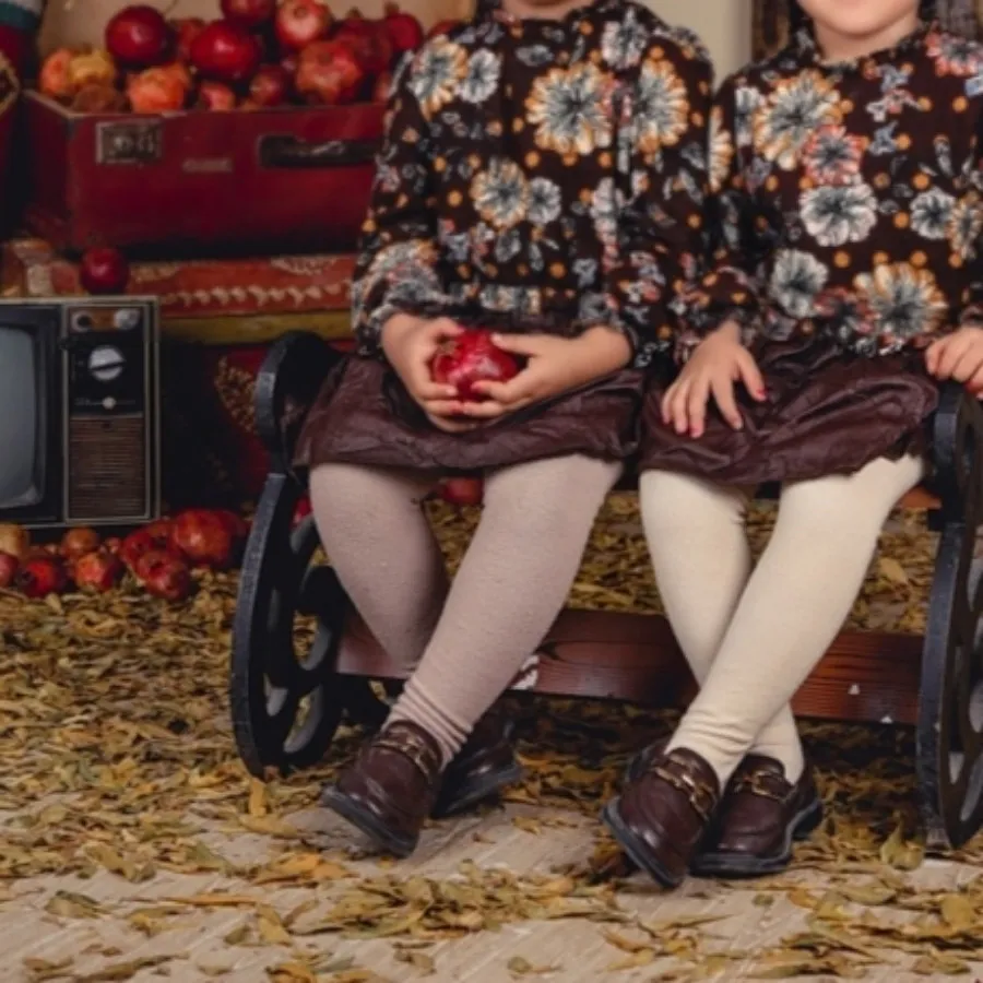 سارافن پشمی و کفش و جوراب