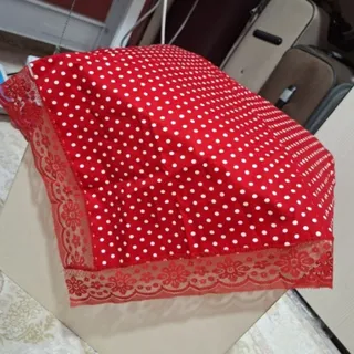 رومیزی خال خالی