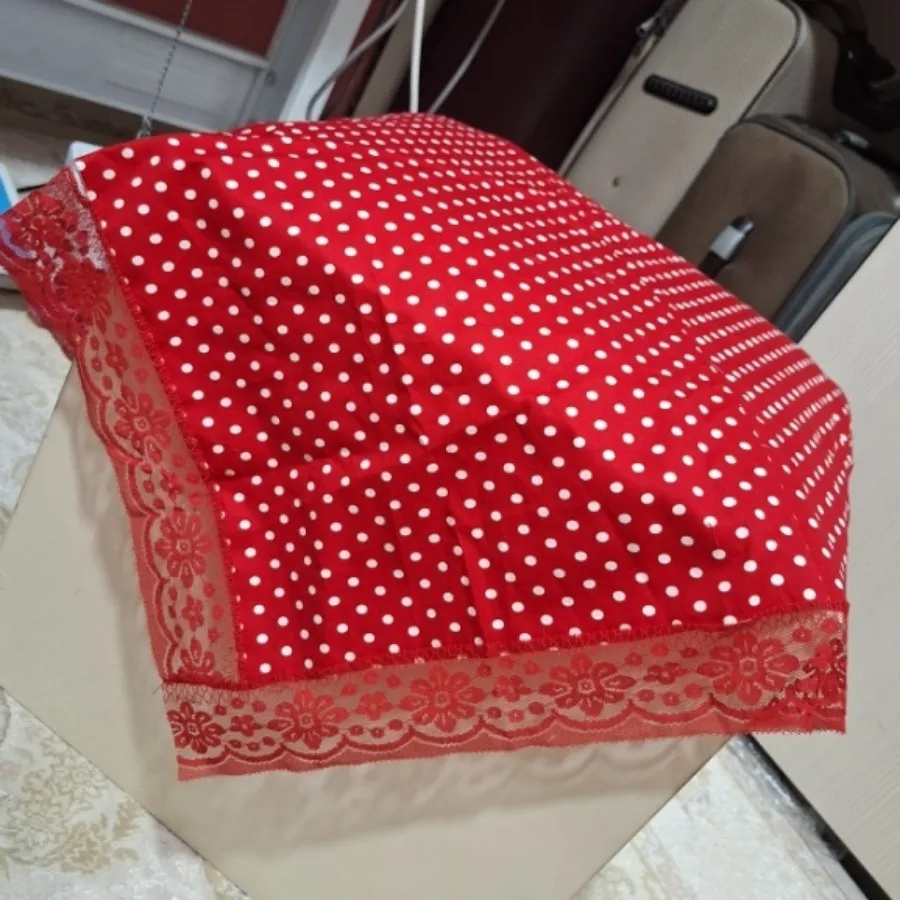 رومیزی خال خالی