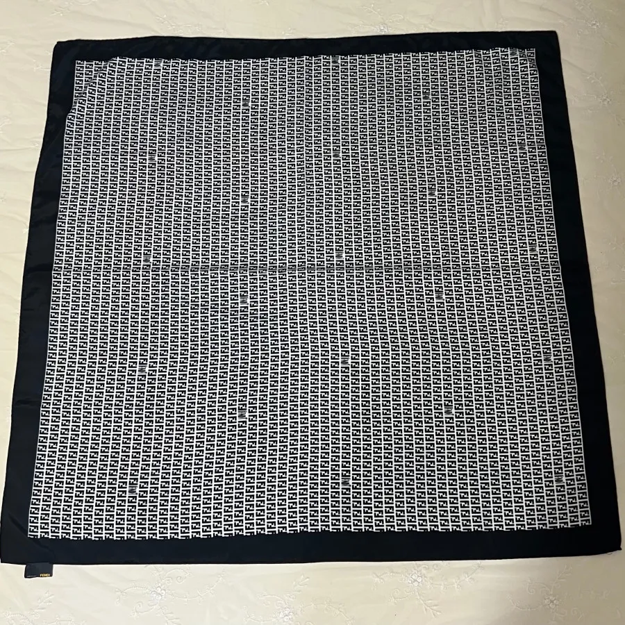 روسری اورجینال فندی