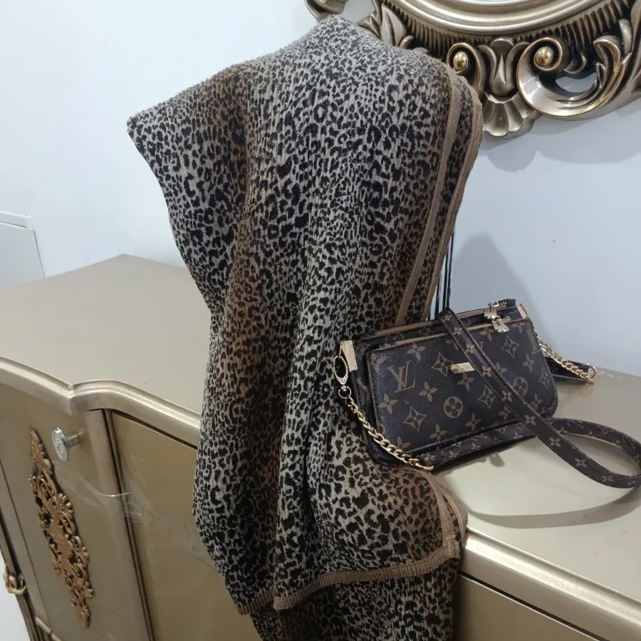 شال پلنگی قواره دار بزرگ