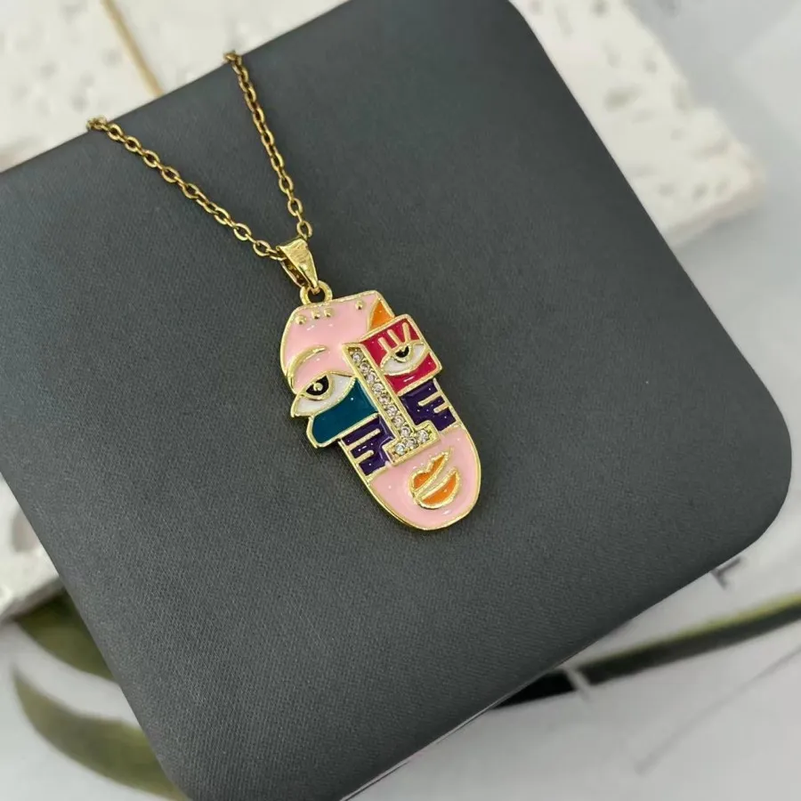 گردنبند صورت دفرمه