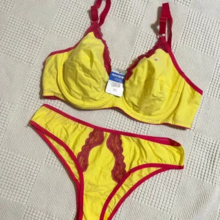 ست شورت و سوتین نخی فنردا