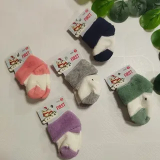 جوراب نوزادی حوله ای گرم