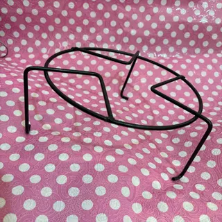 زیر قابلمه ای سه پایه