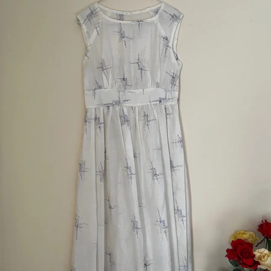 پیراهن سفید