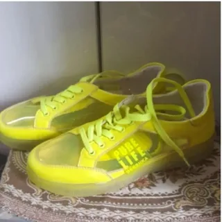 کتونی برشکا