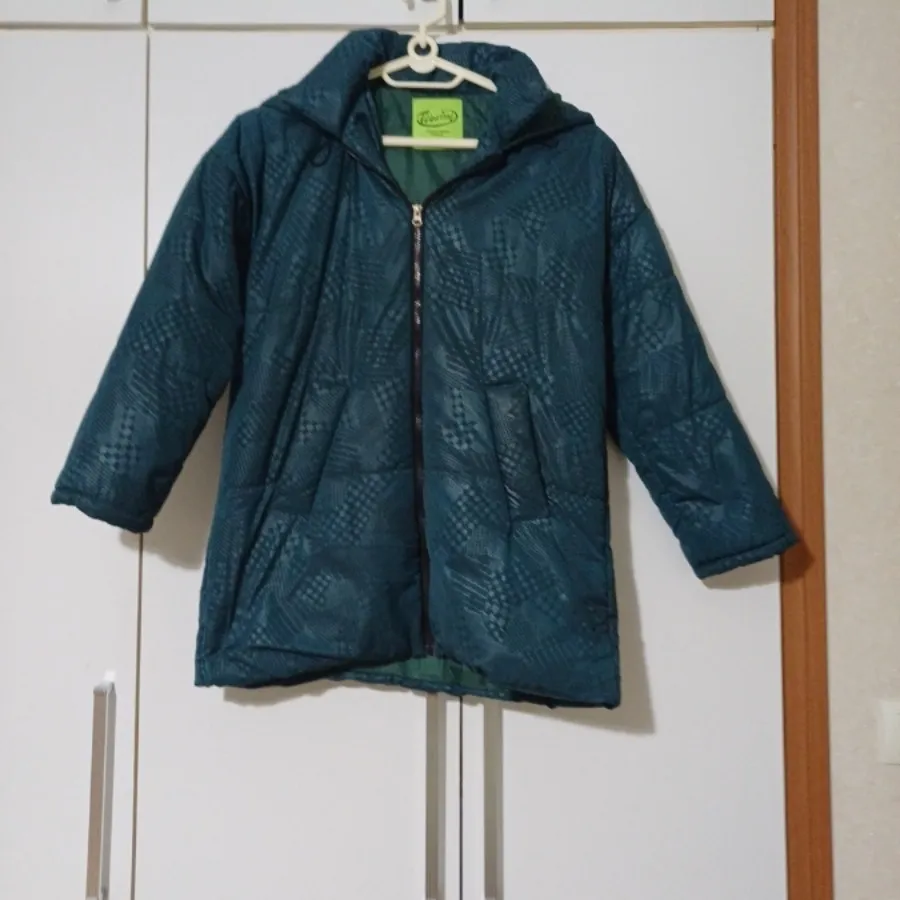 کاپشن کلاهدار