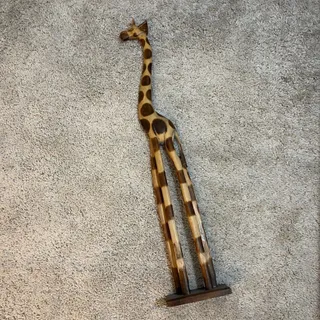 زرافه چوبی دستساز