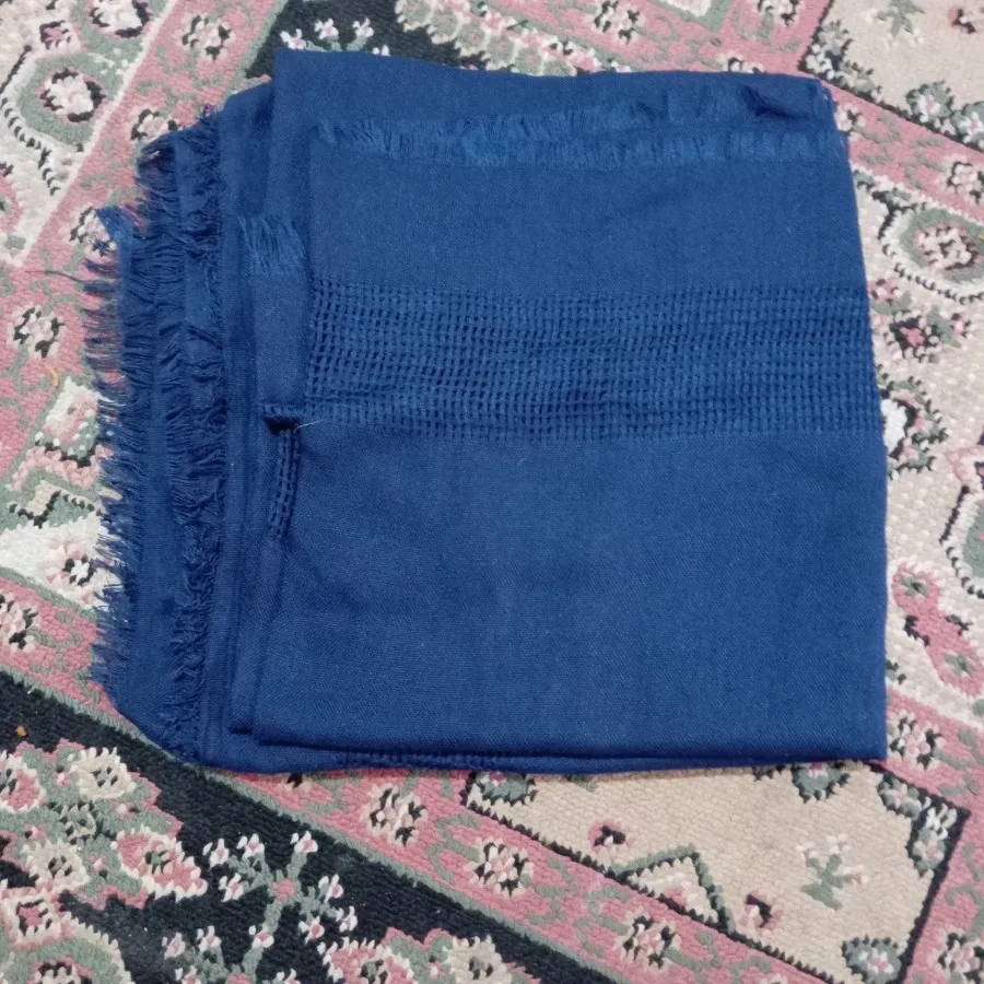 روسری سورمه ای