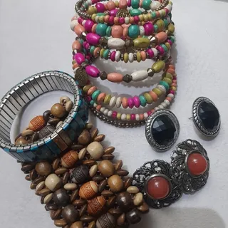 دستبند و گوشواره