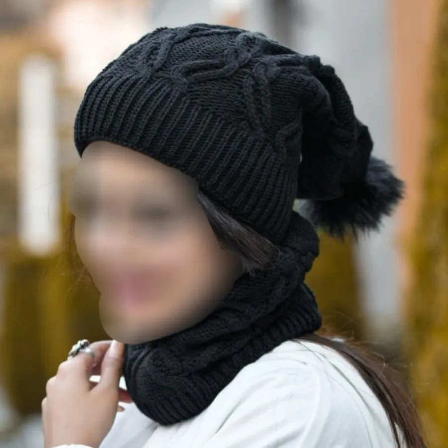 کلاه و گردنی بافت مشکی