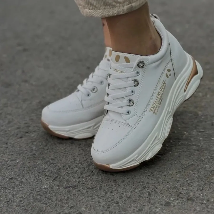 کتانی سفید لژدار