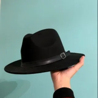 کلاه شاپو سگک‌دار مشکی