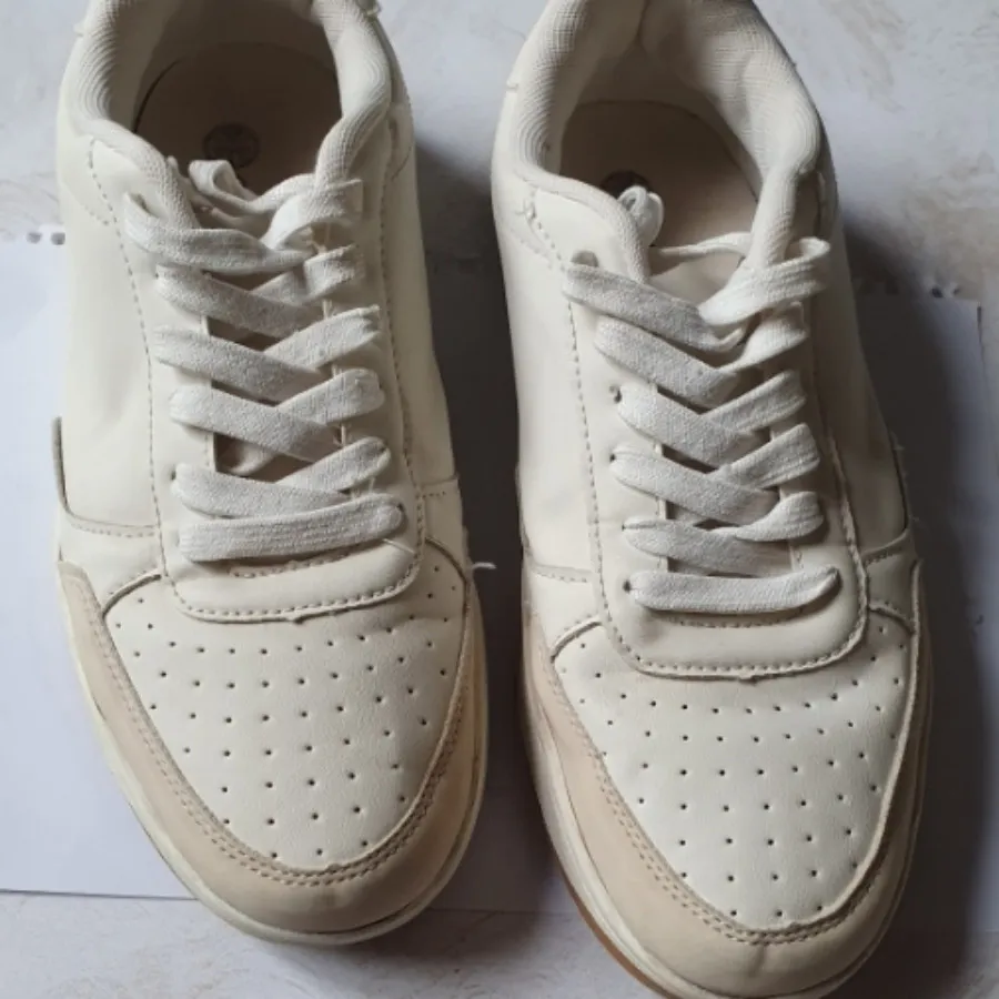 کتونی آلمانی اسمارا