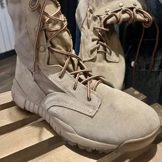 بوت تاکتیکال ضد آب