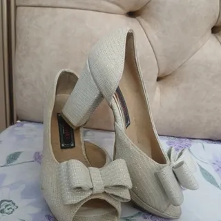 کفش پاشنه بلند