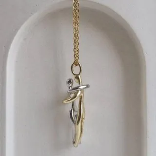 گردنبند آغوش