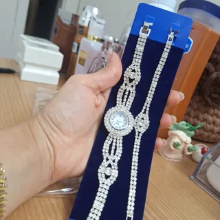 ست ساعت و دستبند نگین دار