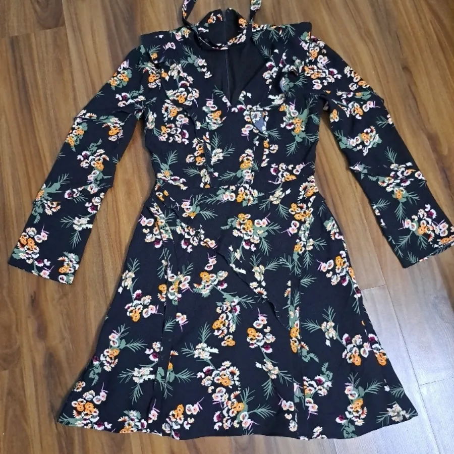 لباس گل گلی