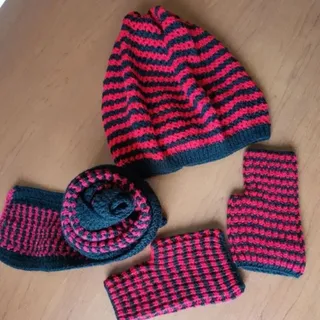 ست کلاه دستکش و شال گردن