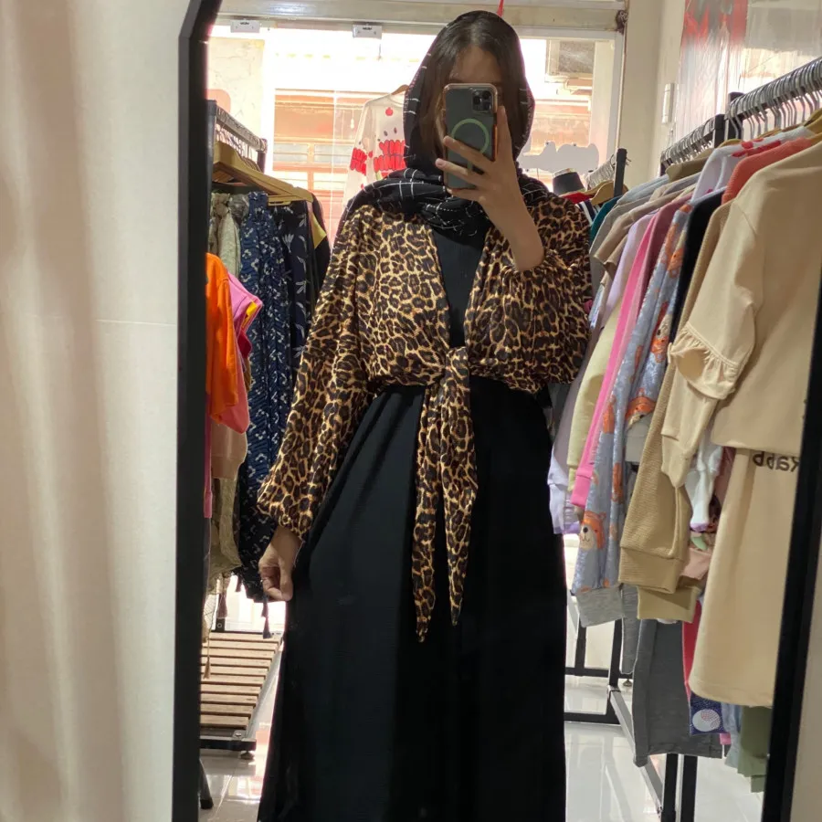 ست دو تیکه‌زنانه