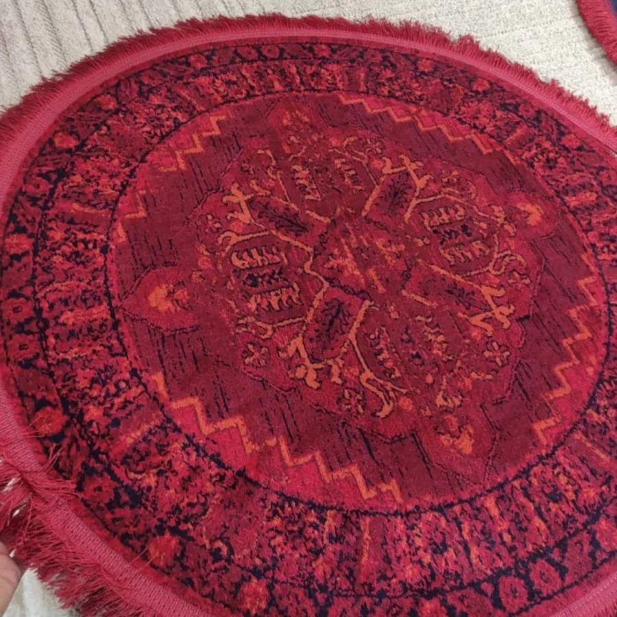 فرش گرد قرمز