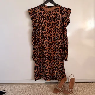 پیراهن مخملی