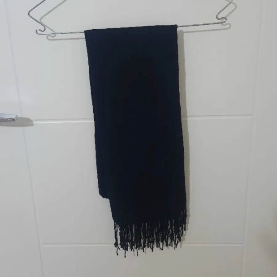 شال مشکی نخی