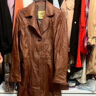 پالتو چرم به پوشان