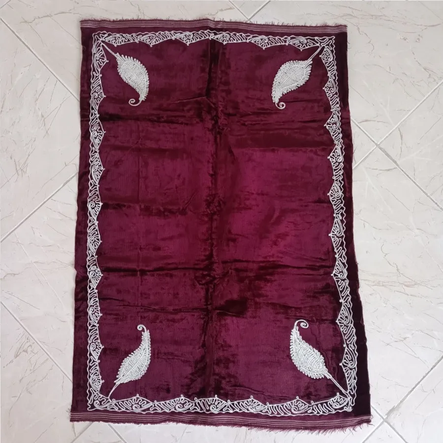 رومیزی مخمل قدیمی