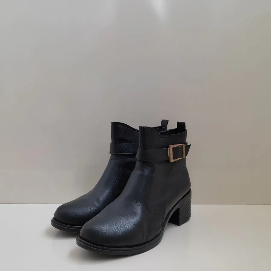 نیمبوت سایز 39