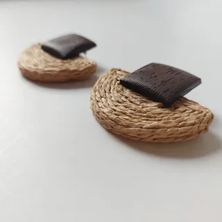 گوشواره چوبی